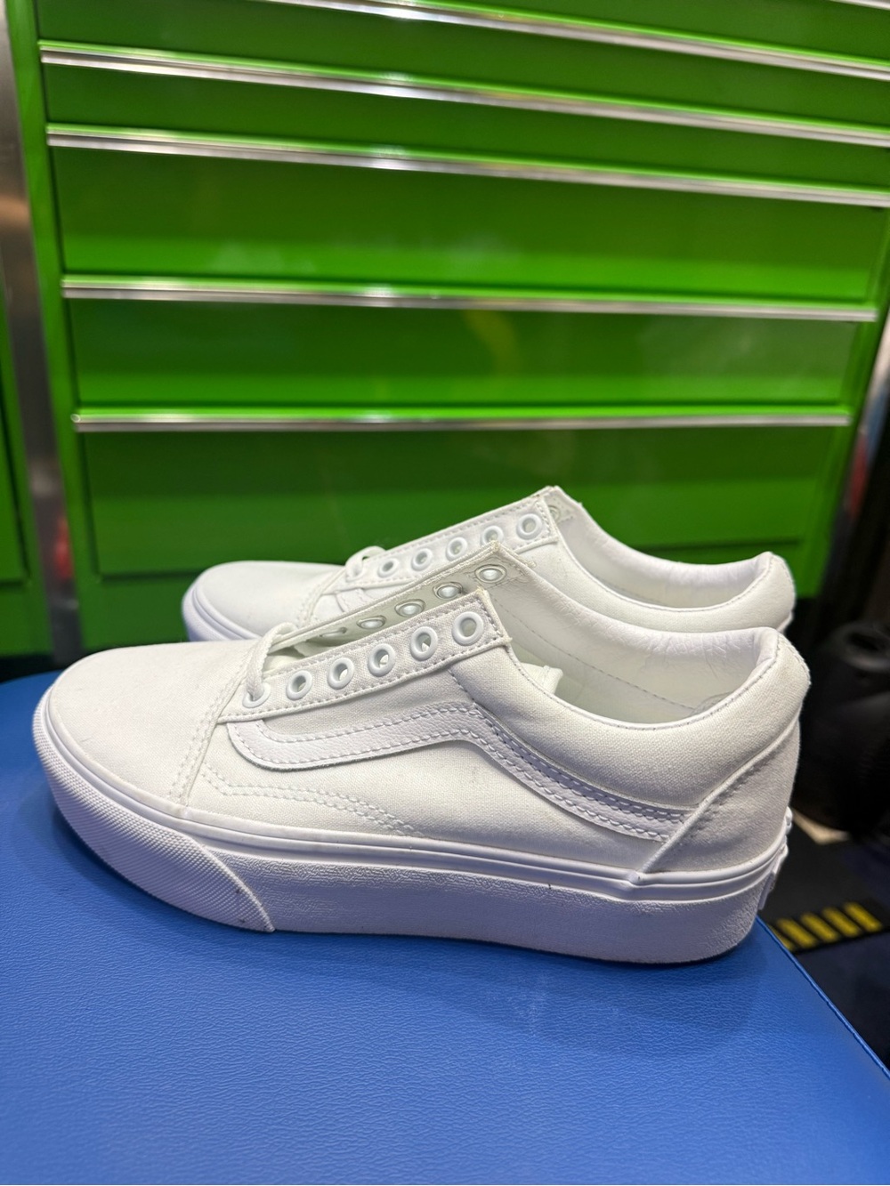 Women’s Old School White Vans